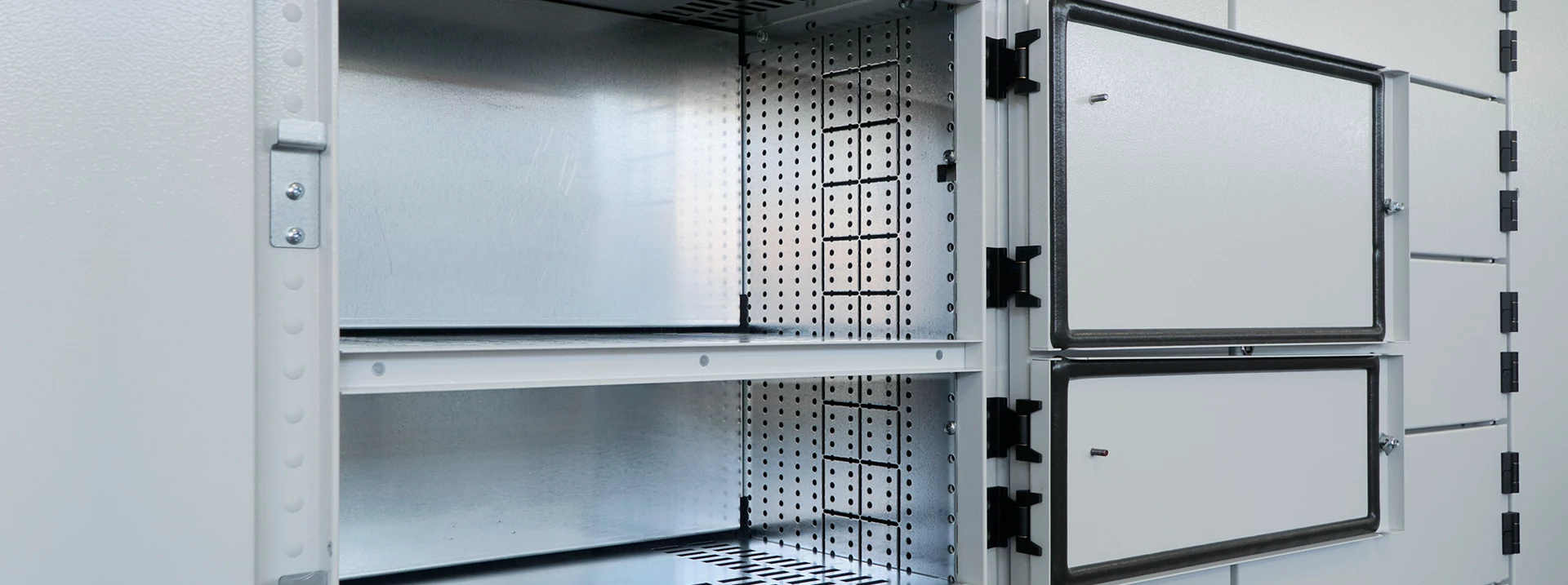 testate/Carpenterie armadi MCC Mazzieri Srl 3.webp